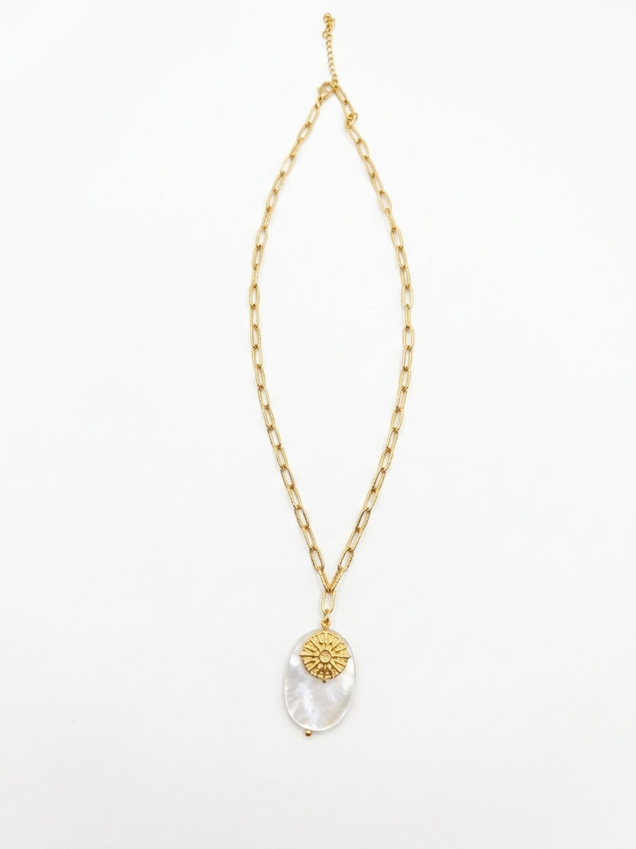 Collier : COQUILLAGE